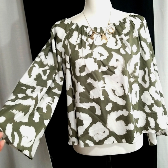 Elizabeth and James Boho Pattern Off Shoulder Top. S - Picture 1 of 13